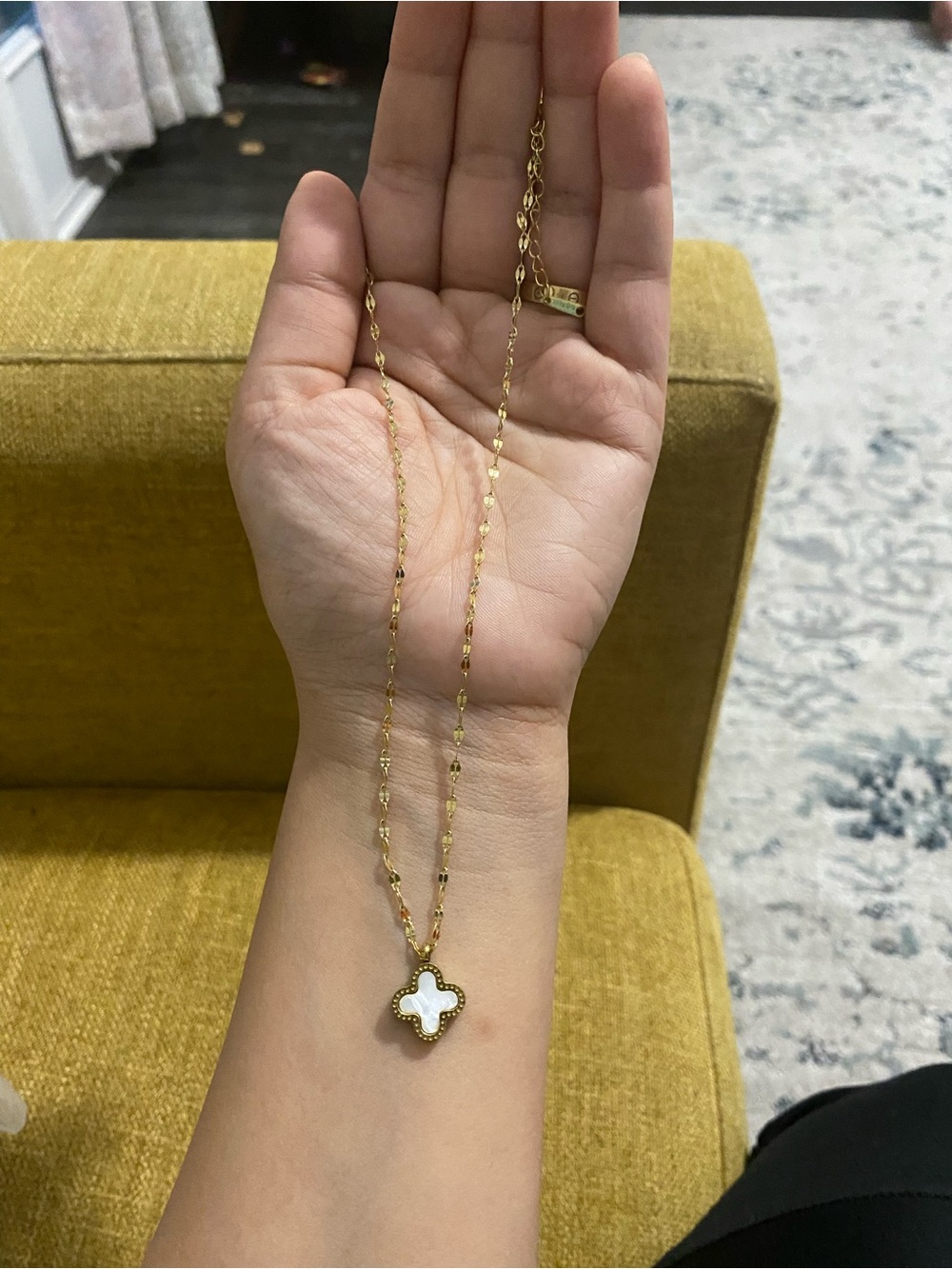 Gold Chain Necklace with White/blck  Clover Pendant double face